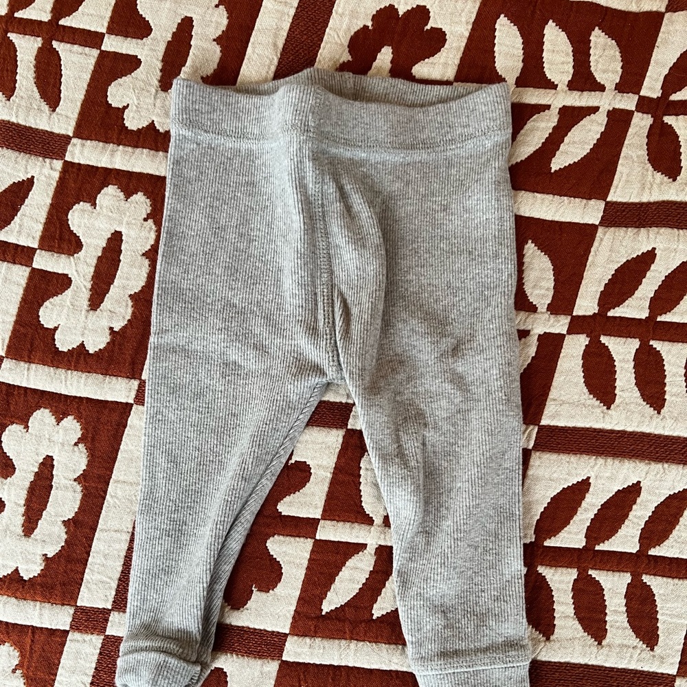 Zara ribbed gray legging 9-12 months